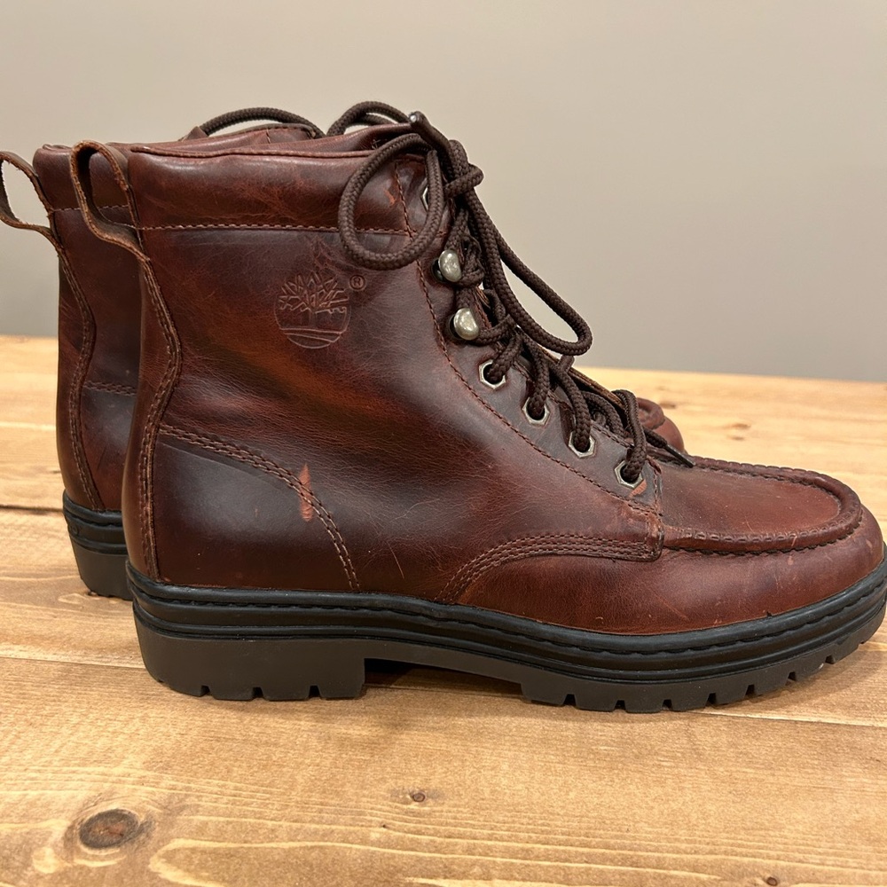 Men’s Timberland Genuine Leather Boots. Never worn. Size 11M.